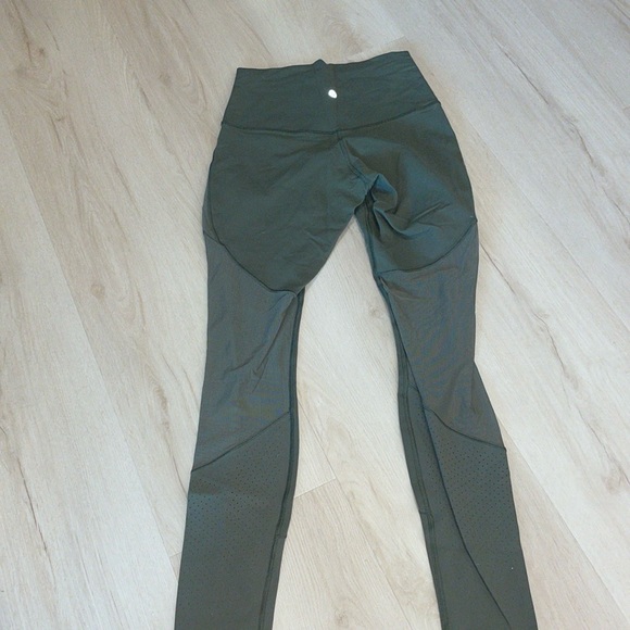Lululemon leggings size 6 - Picture 1 of 4